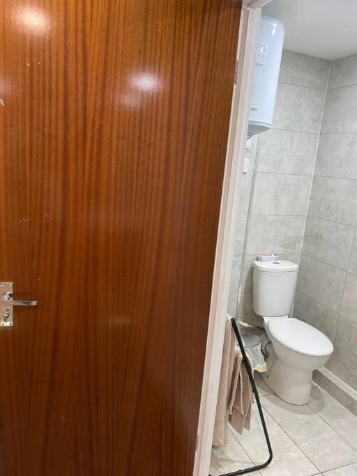 A Spacious Double Bed Studio Stoke-on-Trent Exterior foto